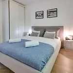 Premium Villa, Heatable Infinity Pool, Jacuzzi And Seaview, And Just 10min By Foot Volosko