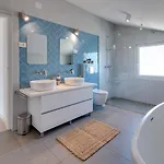 Premium Villa, Heatable Infinity Pool, Jacuzzi And Seaview, And Just 10min By Foot Villa