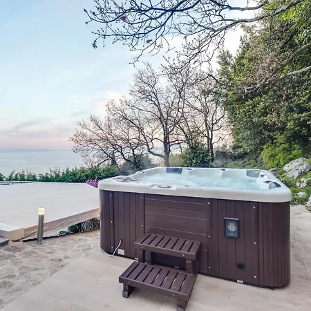 Premium Villa, Heatable Infinity Pool, Jacuzzi And Seaview, And Just 10min By Foot וולוסקו