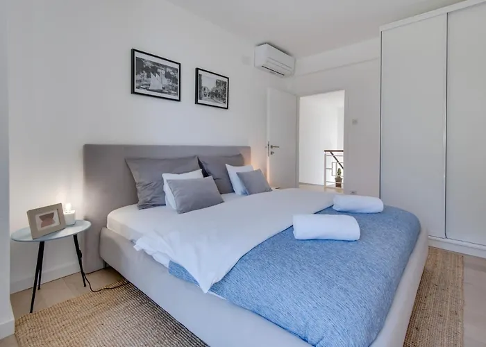 Premium Villa, Heatable Infinity Pool, Jacuzzi And Seaview, And Just 10min By Foot