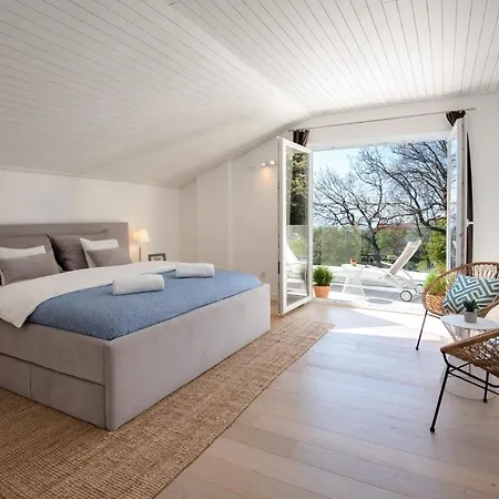 Premium Villa, Heatable Infinity Pool, Jacuzzi And Seaview, And Just 10min By Foot Волоско