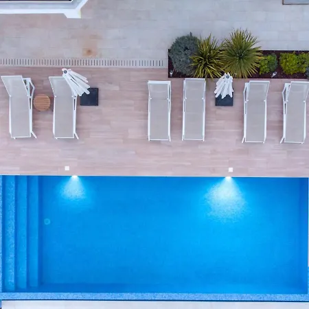 Premium Villa, Heatable Infinity Pool, Jacuzzi And Seaview, And Just 10min By Foot 别墅 *
