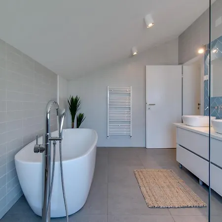 Premium Villa, Heatable Infinity Pool, Jacuzzi And Seaview, And Just 10min By Foot * Волоско