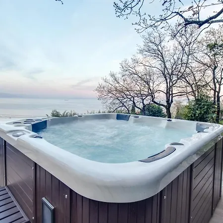 Premium Villa, Heatable Infinity Pool, Jacuzzi And Seaview, And Just 10min By Foot Волоско