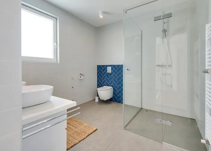 Premium Villa, Heatable Infinity Pool, Jacuzzi And Seaview, And Just 10min By Foot