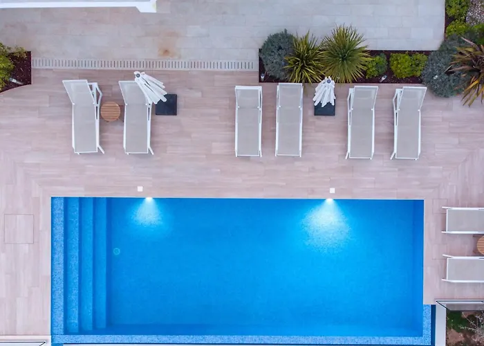 Premium Villa, Heatable Infinity Pool, Jacuzzi And Seaview, And Just 10min By Foot 别墅 *