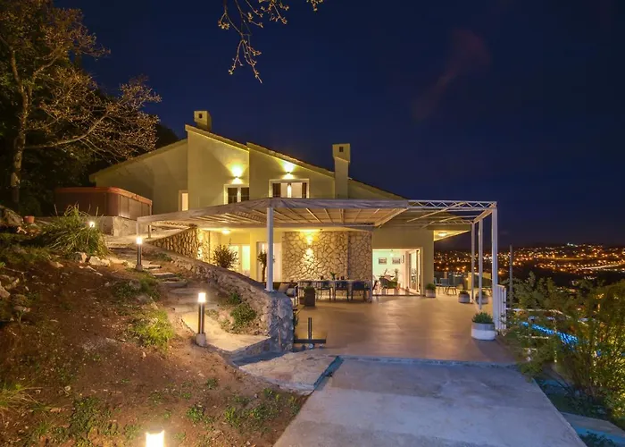 别墅 Premium Villa, Heatable Infinity Pool, Jacuzzi And Seaview, And Just 10min By Foot *