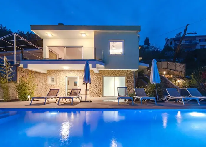 Premium Villa, Heatable Infinity Pool, Jacuzzi And Seaview, And Just 10min By Foot 别墅 *